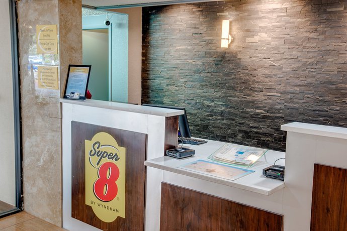 Imagen de los interiores del Hotel Super 8 by Wyndham St. Petersburg. Foto 17