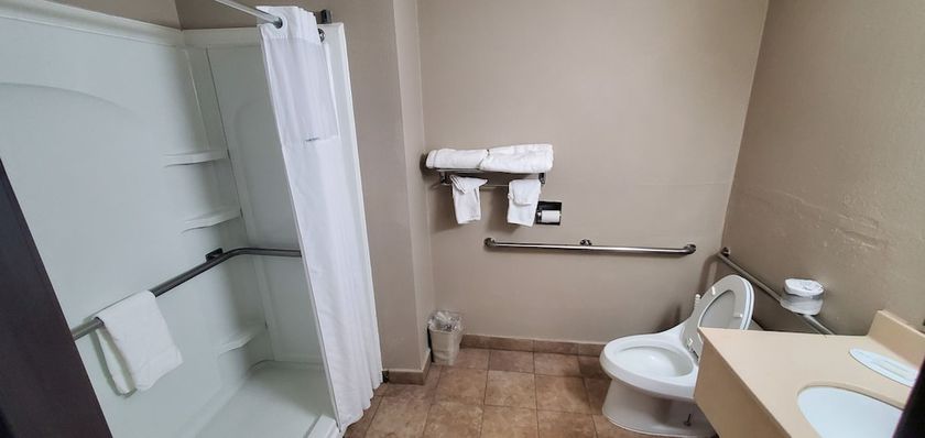 Imagen de la habitación del Hotel Super 8 by Wyndham Sterling Heights/Detroit Area. Foto 4