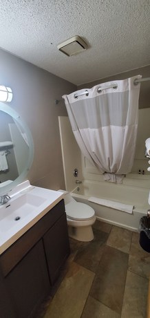 Imagen de la habitación del Hotel Super 8 by Wyndham Sterling Heights/Detroit Area. Foto 12