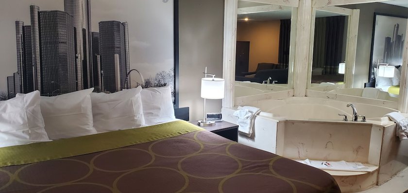 Imagen de la habitación del Hotel Super 8 by Wyndham Sterling Heights/Detroit Area. Foto 13