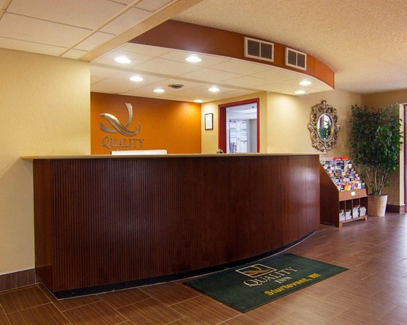 Imagen de los interiores del Hotel Super 8 by Wyndham Sturtevant Racine. Foto 16