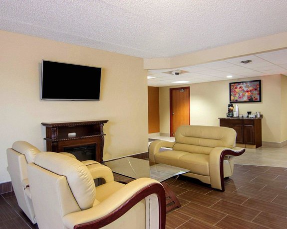 Imagen de los interiores del Hotel Super 8 by Wyndham Sturtevant Racine. Foto 17
