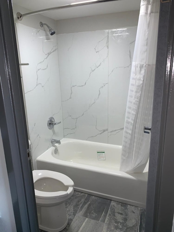 Imagen de la habitación del Hotel Super 8 by Wyndham Sulphur South. Foto 15