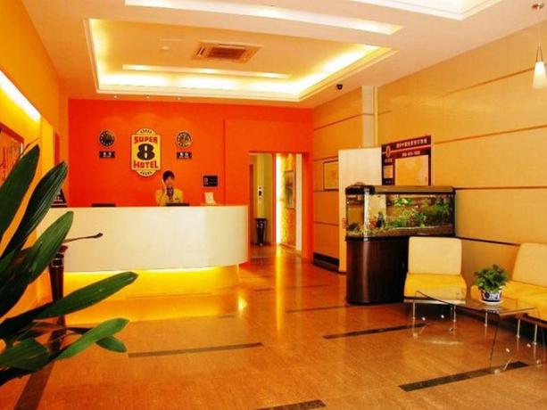 Imagen de los interiores del Hotel Super 8 by Wyndham Suzhou Jin Han Lin. Foto 4