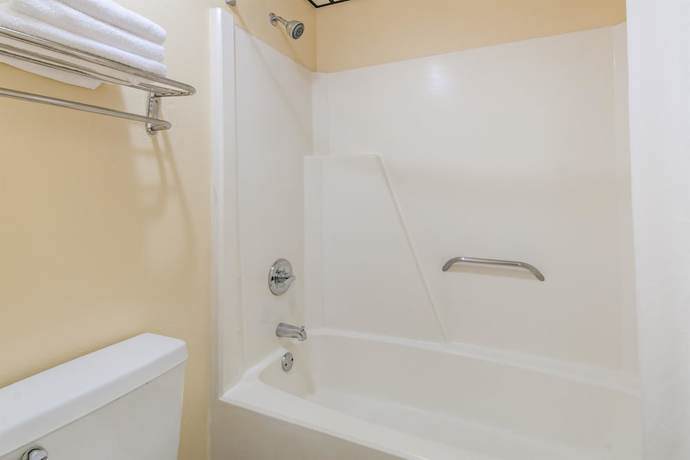 Imagen de la habitación del Hotel Super 8 by Wyndham Temple S. General Bruce. Foto 18