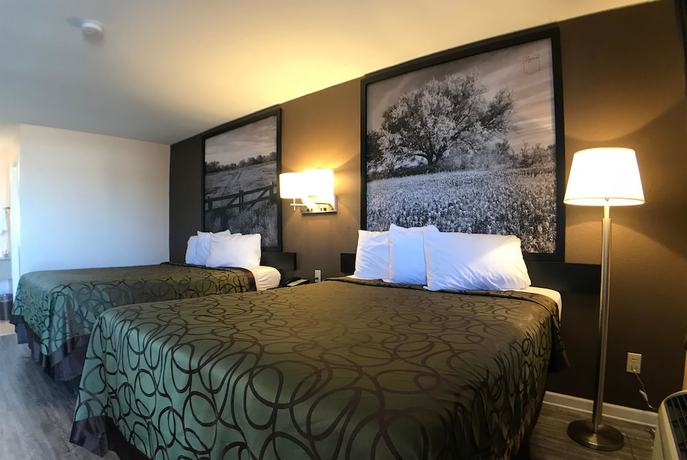 Imagen de la habitación del Hotel Super 8 by Wyndham Terrell. Foto 8