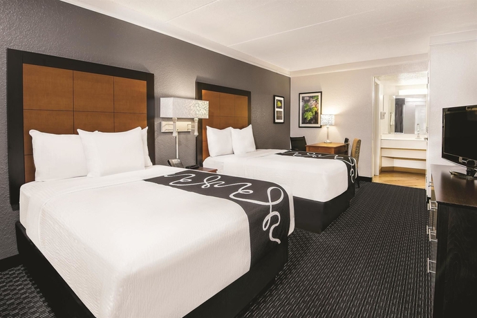 Imagen de la habitación del Hotel Super 8 by Wyndham The Woodlands North. Foto 6