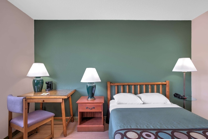 Imagen de la habitación del Hotel Super 8 by Wyndham Ticonderoga. Foto 6