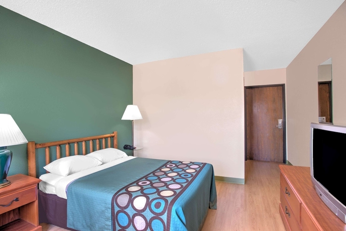 Imagen de la habitación del Hotel Super 8 by Wyndham Ticonderoga. Foto 10