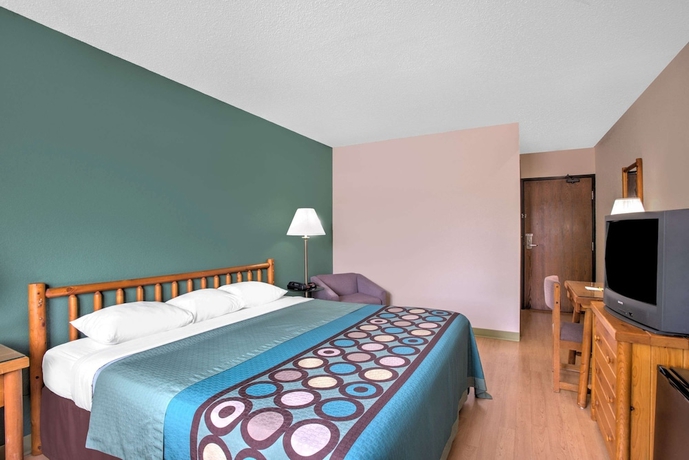 Imagen de la habitación del Hotel Super 8 by Wyndham Ticonderoga. Foto 11
