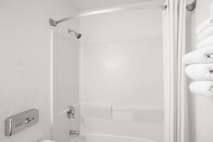 Imagen de la habitación del Hotel Super 8 by Wyndham Ticonderoga. Foto 17