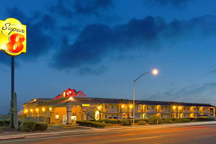 Imagen general del Hotel Super 8 by Wyndham Tucson Downtown Convention Center. Foto 1