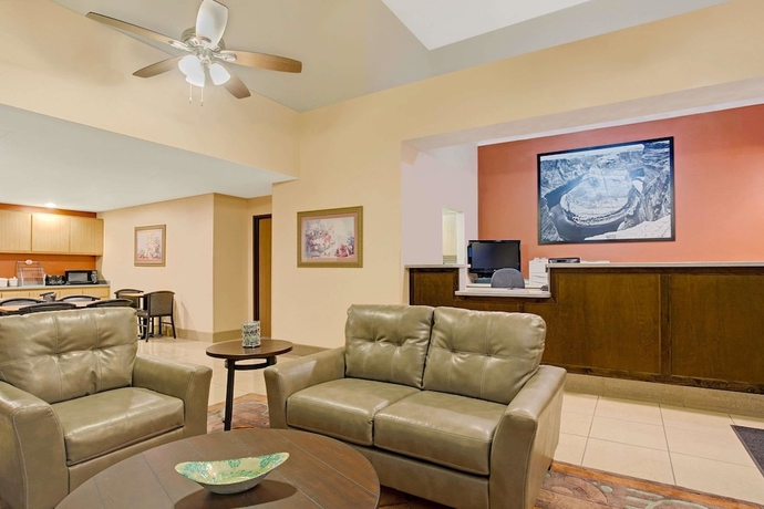 Imagen de los interiores del Hotel Super 8 by Wyndham Tucson/Grant Road Area AZ. Foto 12