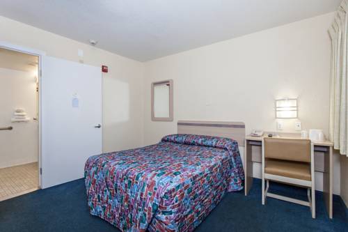 Imagen de la habitación del Hotel Super 8 by Wyndham Turlock. Foto 2