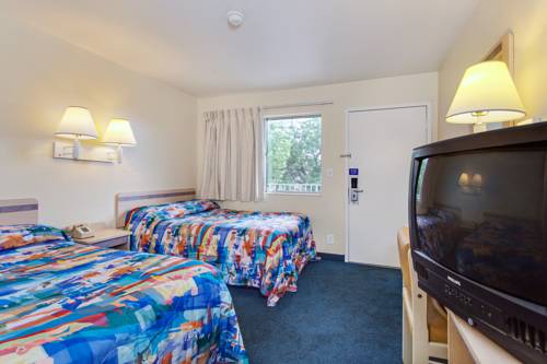 Imagen de la habitación del Hotel Super 8 by Wyndham Turlock. Foto 6