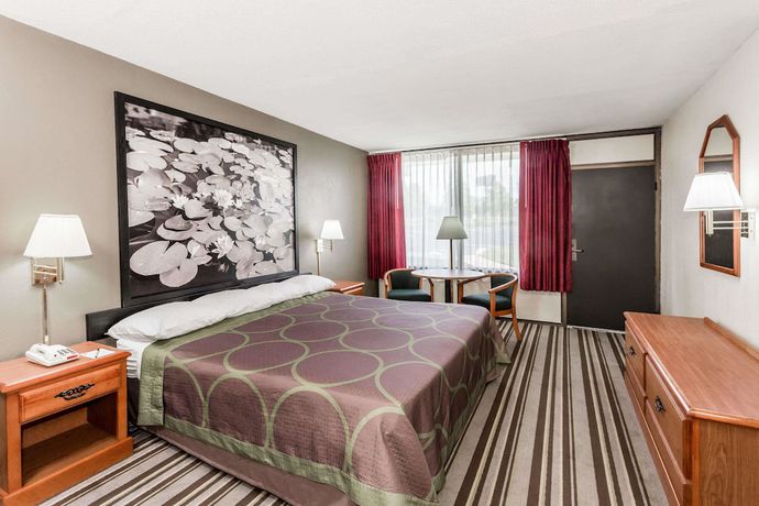Imagen de la habitación del Hotel Super 8 by Wyndham Valdosta Mall. Foto 2