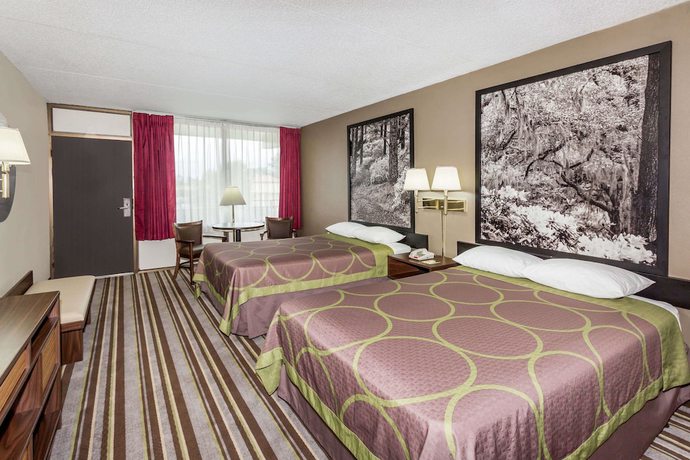 Imagen de la habitación del Hotel Super 8 by Wyndham Valdosta Mall. Foto 5