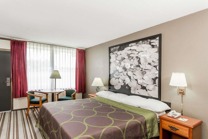 Imagen de la habitación del Hotel Super 8 by Wyndham Valdosta Mall. Foto 12