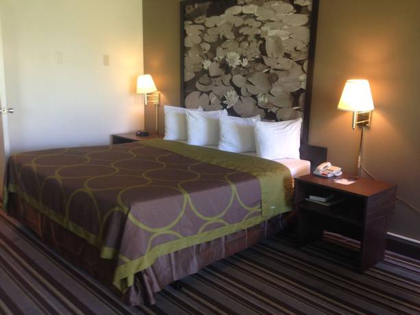 Imagen de la habitación del Hotel Super 8 by Wyndham Valdosta Mall. Foto 15