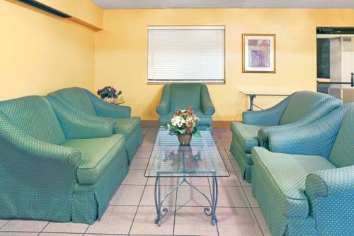 Imagen de la habitación del Hotel Super 8 by Wyndham Villa Rica. Foto 13