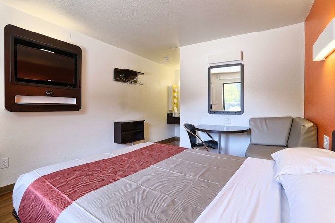 Imagen de la habitación del Hotel Super 8 by Wyndham Walnut Creek. Foto 9