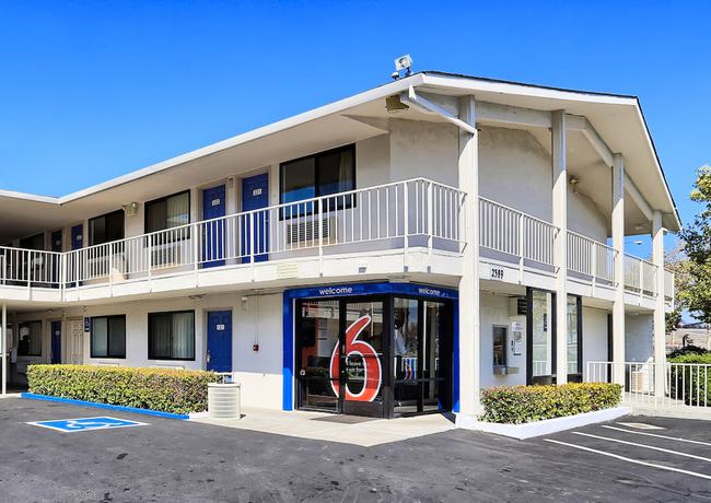 Imagen general del Hotel Super 8 by Wyndham Walnut Creek. Foto 1
