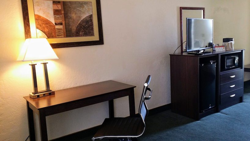 Imagen de la habitación del Hotel Super 8 by Wyndham Wendover. Foto 5