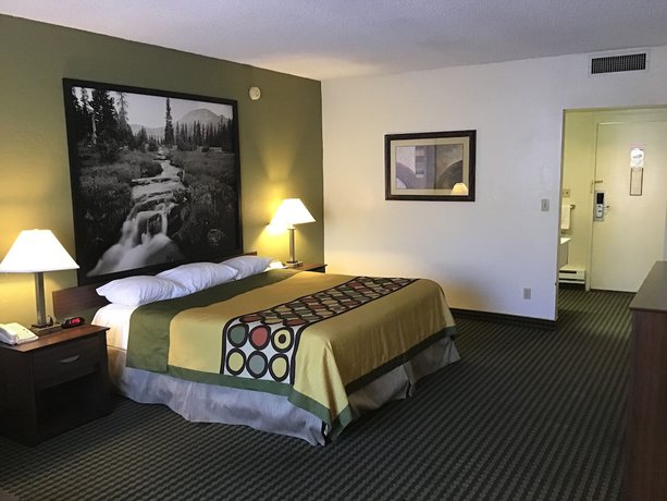 Imagen de la habitación del Hotel Super 8 by Wyndham Wendover. Foto 10