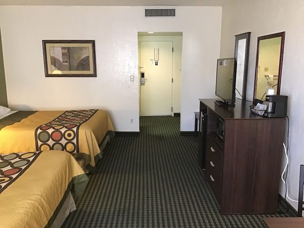 Imagen de la habitación del Hotel Super 8 by Wyndham Wendover. Foto 11