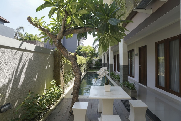 Imagen de la piscina del Hotel Super Capital O 2166 Elitya Stay. Foto 18