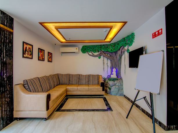 Imagen de los interiores del Hotel Super Capital O Pratibha Grand. Foto 20