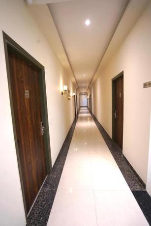 Imagen general del Hotel Super Collection O Ovel Hotel Grand. Foto 1