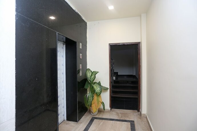 Imagen de los interiores del Hotel Super Hotel O Jwalapur Near Railway Station. Foto 16