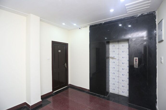 Imagen de los interiores del Hotel Super Hotel O Jwalapur Near Railway Station. Foto 19