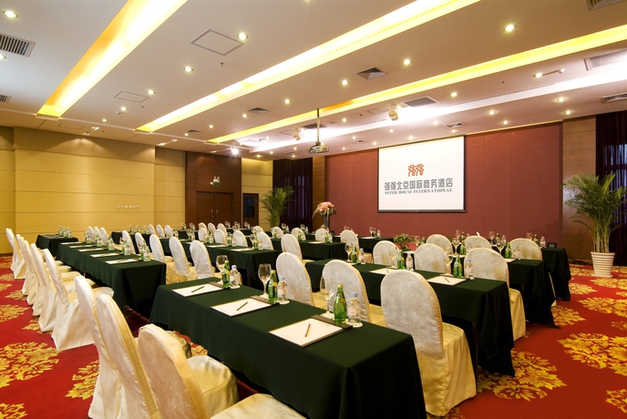 Imagen de los interiores del Hotel Super House International. Foto 6