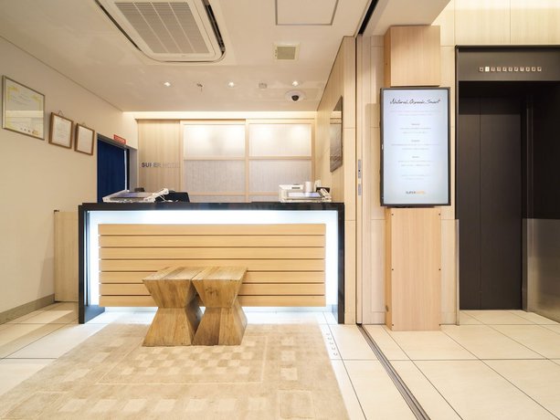 Imagen de los interiores del Hotel Super Midousuji Line Esaka. Foto 20