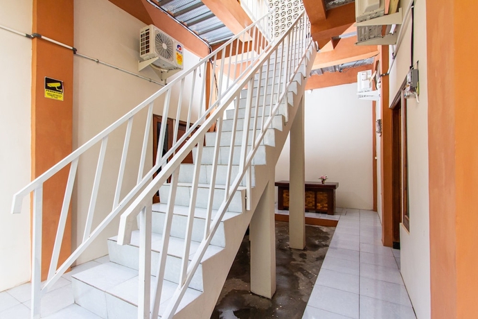 Imagen de los interiores del Hotel Super OYO 1718 Homestay Wak Gobenk. Foto 15