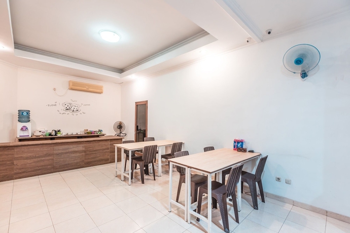 Imagen de los interiores del Hotel Super OYO 2034 Eden Guest House. Foto 18