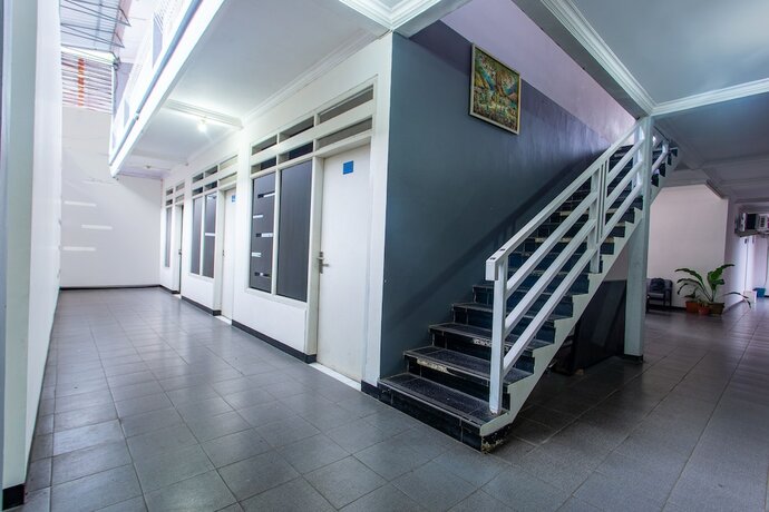 Imagen general del Hotel Super OYO 3042 Griya Karangsalam Indah. Foto 11