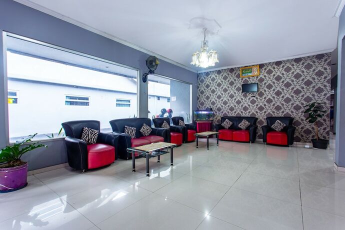 Imagen general del Hotel Super OYO 3042 Griya Karangsalam Indah. Foto 15