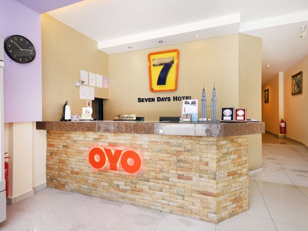 Imagen de los interiores del Hotel Super OYO 635 Seven Days. Foto 7