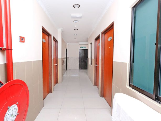 Imagen de los interiores del Hotel Super OYO 707 Ayuni. Foto 18