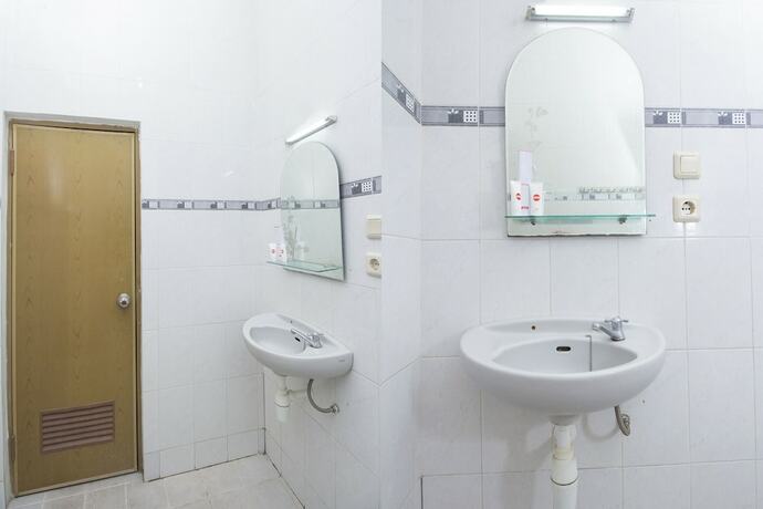 Imagen general del Hotel Super OYO 759 Dewi Sri. Foto 4