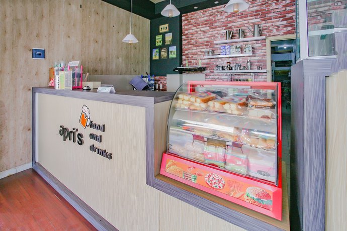 Imagen de los interiores del Hotel Super OYO 90072 Apri Inn Syariah. Foto 14