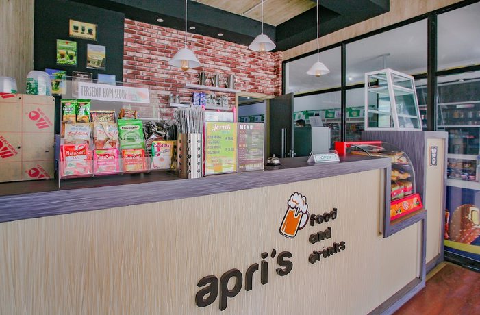 Imagen de los interiores del Hotel Super OYO 90072 Apri Inn Syariah. Foto 19