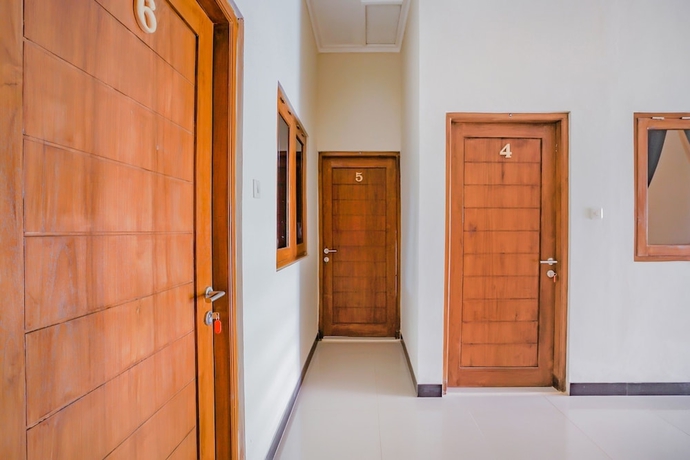 Imagen de los interiores del Hotel Super OYO 90210 Kenari House Syariah. Foto 9