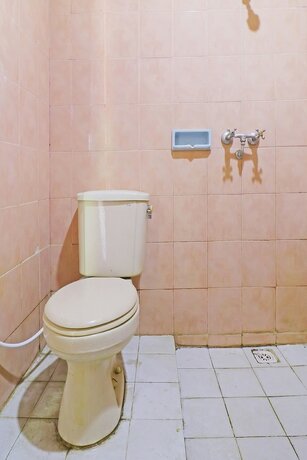 Imagen general del Hotel Super OYO 90382 Sarah Sukabumi. Foto 5