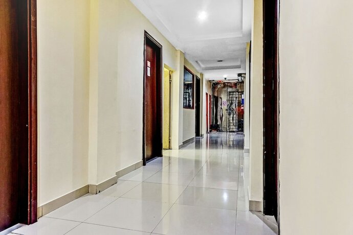 Imagen general del Hotel Super OYO 90692 Point Hostel. Foto 4