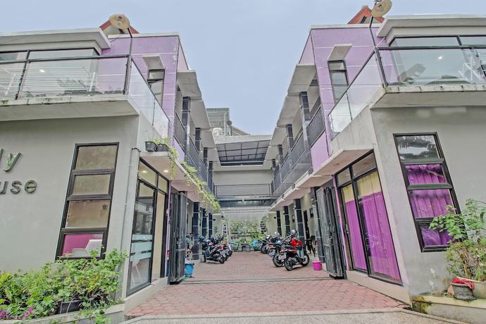 Imagen general del Hotel Super OYO 91202 Family Guest House Syaria. Foto 1