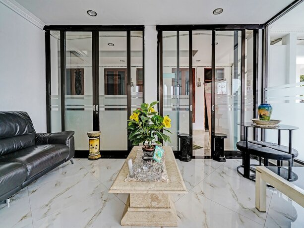 Imagen general del Hotel Super OYO 92252 Wisma Rina Rini Cibiru Managed By Hss Group. Foto 8